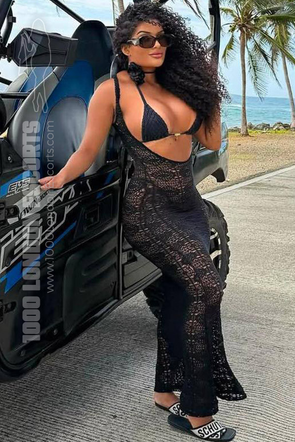 34C Latin London Escort