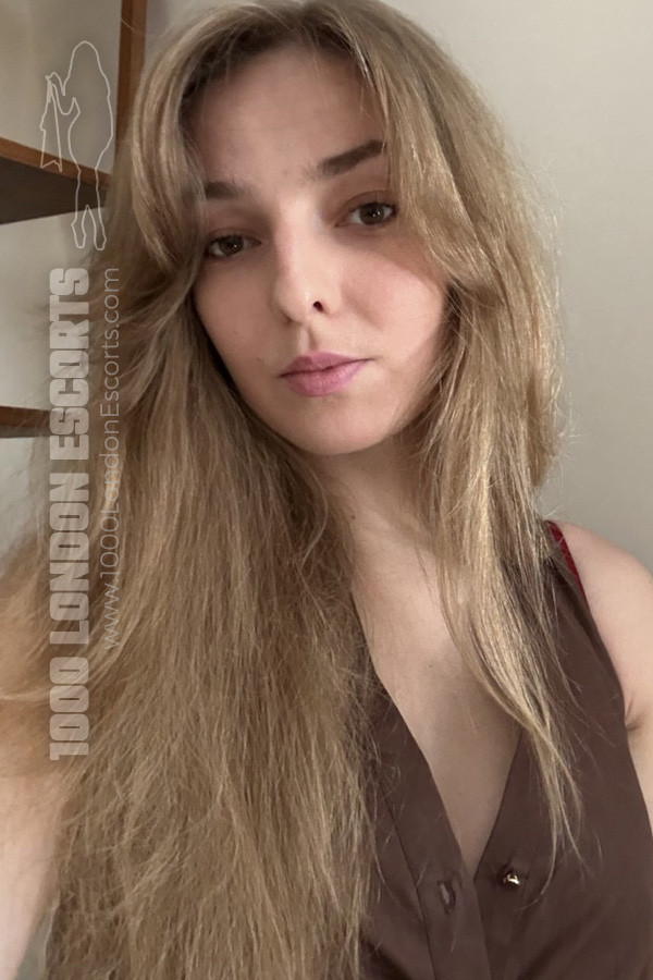 34B Twenties London Escort