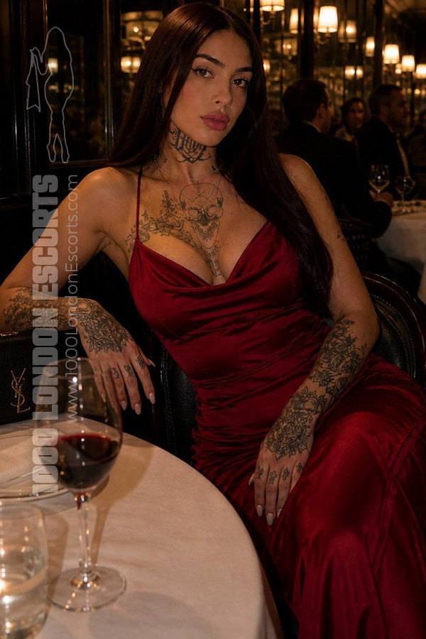 34C Thicc London Escort